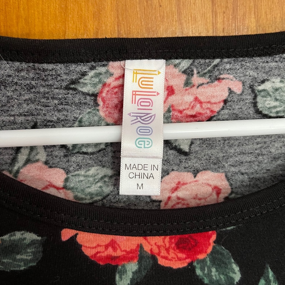 Lularoe Lynnae - Picture 4 of 5